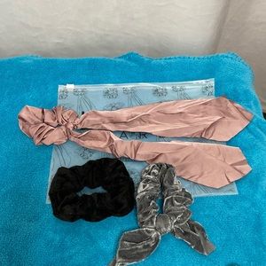 London Charlie 3 pc. Scrunchie Set